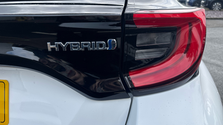 Toyota Yaris 1.5 Hybrid Design 5dr CVT Hybrid Hatchback